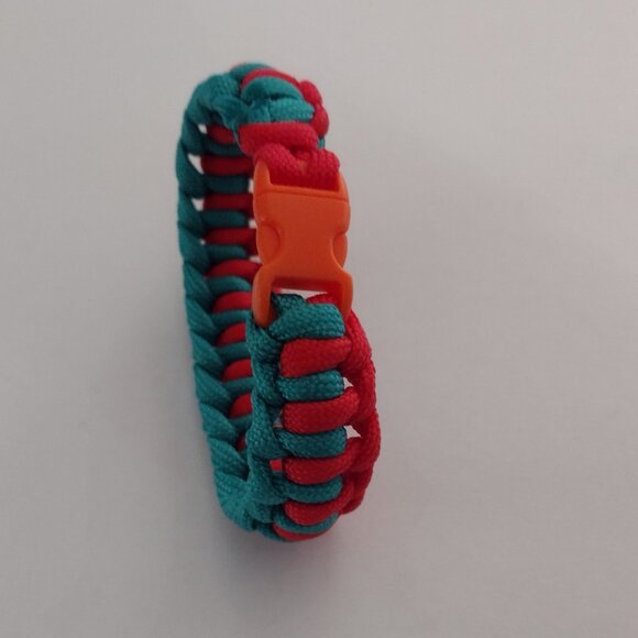 Handmade Paracord bracelet buckles. in combination with two colors blue and red - Picture 4 of 13